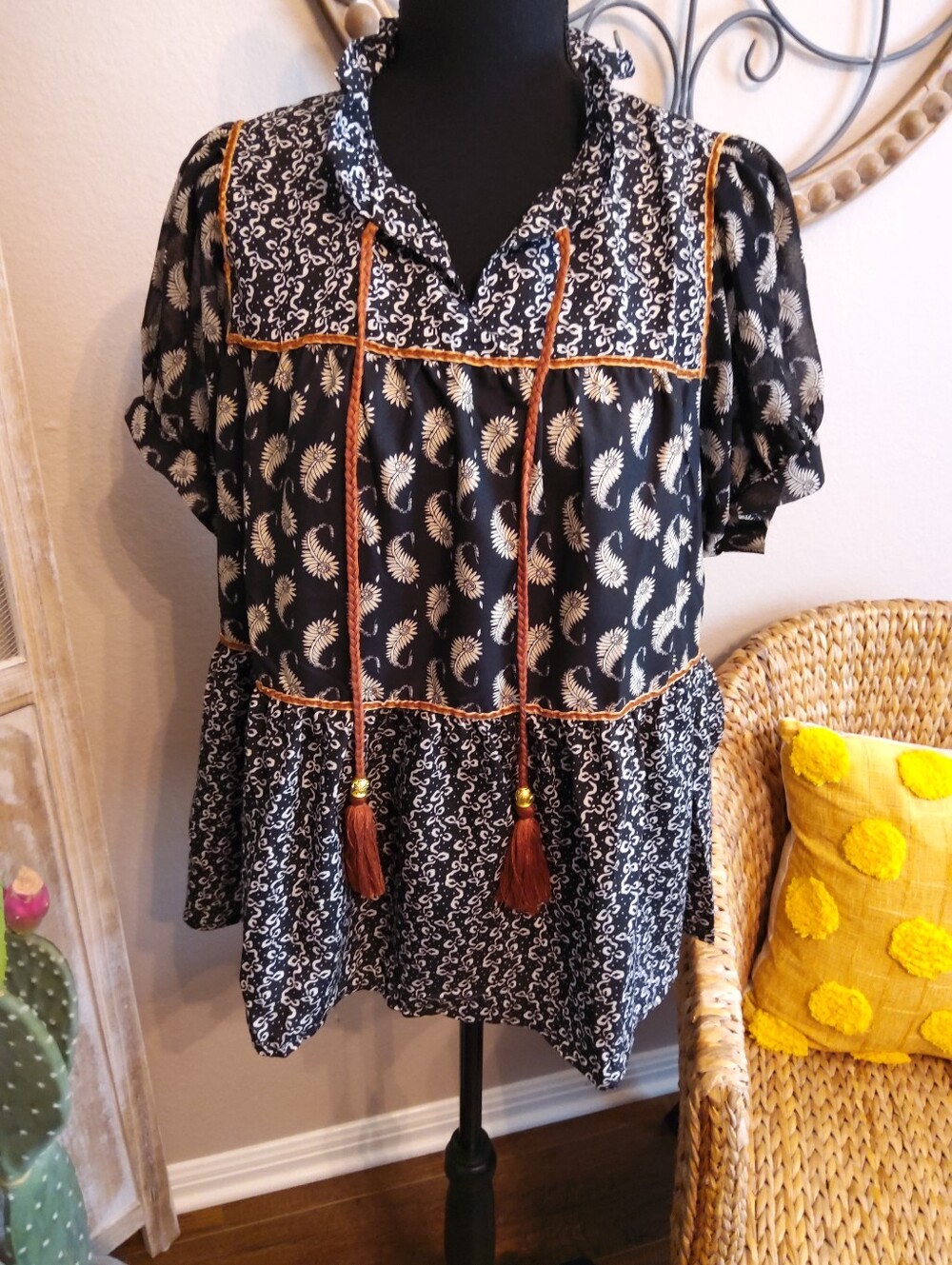 Oliver. O Bohemian Black & White Tassel Peasant Top